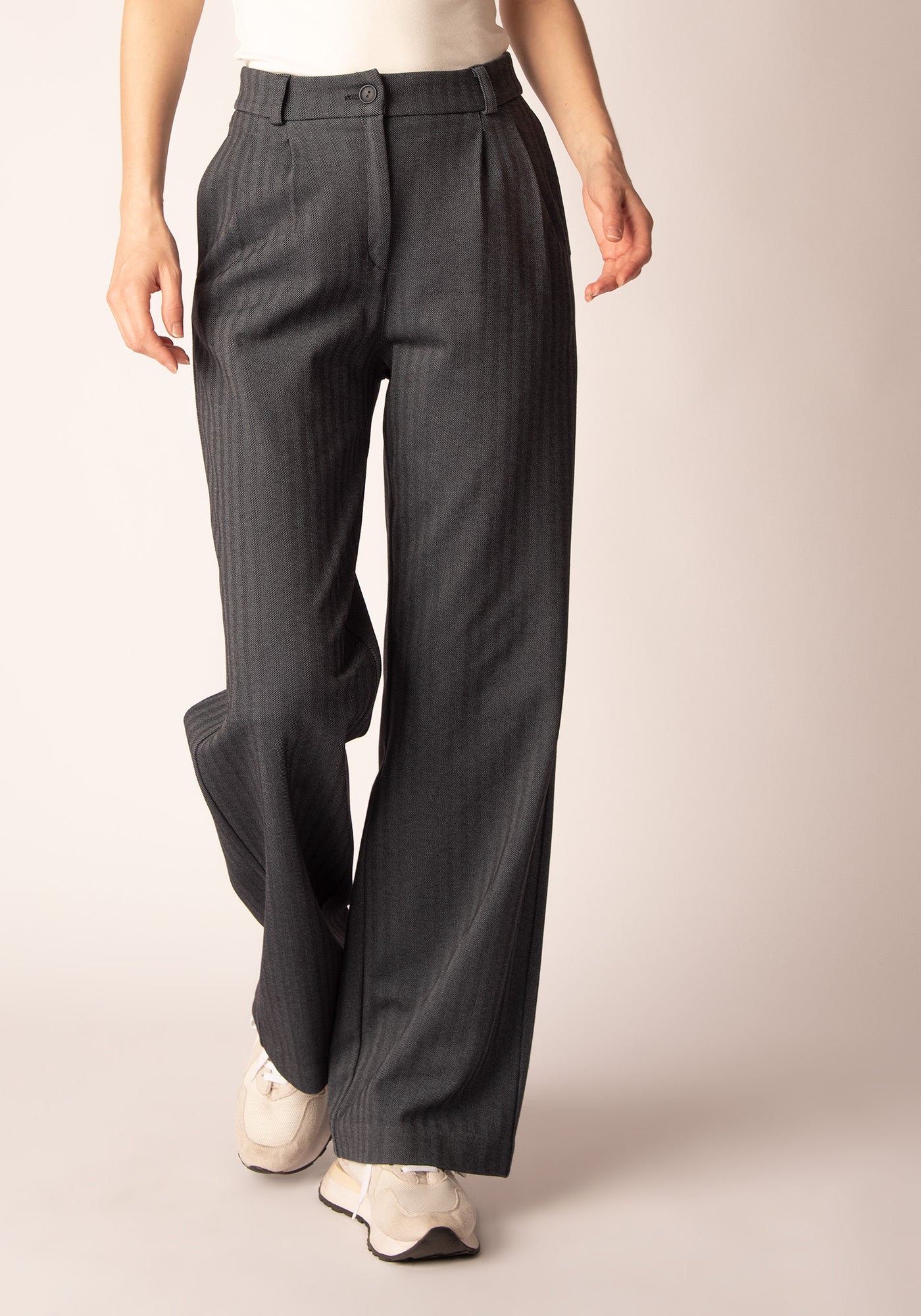 Women's Straight Leg Herringbone Pant - Grey